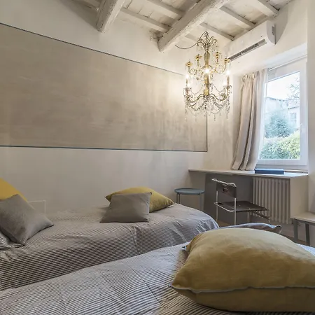 Guesthost - Piazza Venezia&colosseum Loft Apartamento