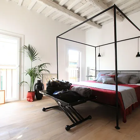 Apartment Guesthost - Piazza Venezia&colosseum Loft Rome