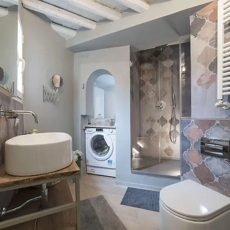 Apartment Guesthost - Piazza Venezia&colosseum Loft *