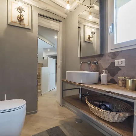 Guesthost - Piazza Venezia&colosseum Loft * Rome