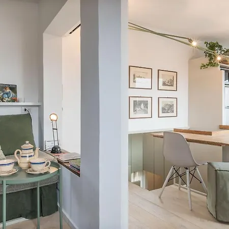 Guesthost - Piazza Venezia&colosseum Loft Apartment Rome