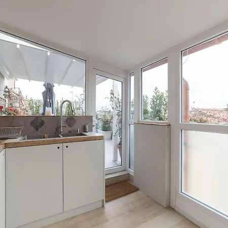 Guesthost - Piazza Venezia&colosseum Loft Rome