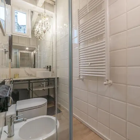 Guesthost - Piazza Venezia&colosseum Loft Rome