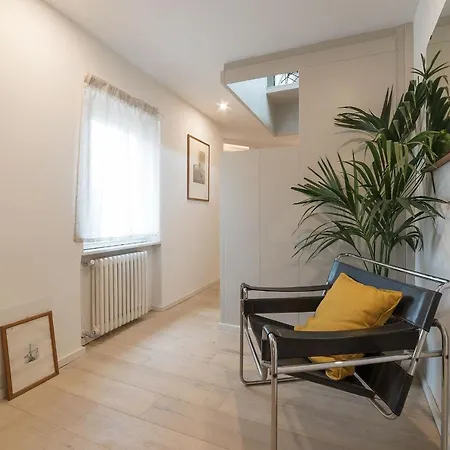 Guesthost - Piazza Venezia&colosseum Loft Rome