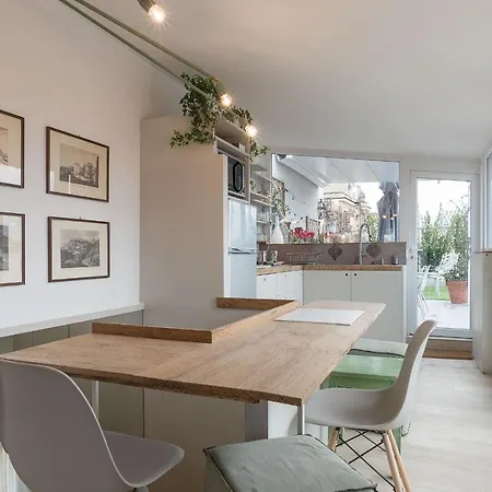 Apartment Guesthost - Piazza Venezia&colosseum Loft Rome