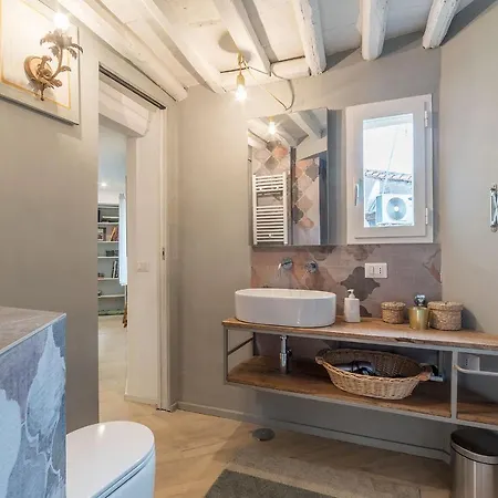 Guesthost - Piazza Venezia&colosseum Loft Apartment *