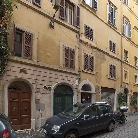 Guesthost - Piazza Venezia&colosseum Loft
