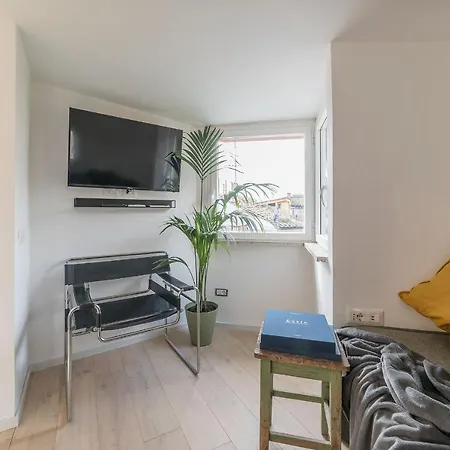 Apartment Guesthost - Piazza Venezia&colosseum Loft Rome