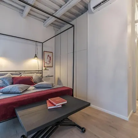 Guesthost - Piazza Venezia&colosseum Loft Apartment *